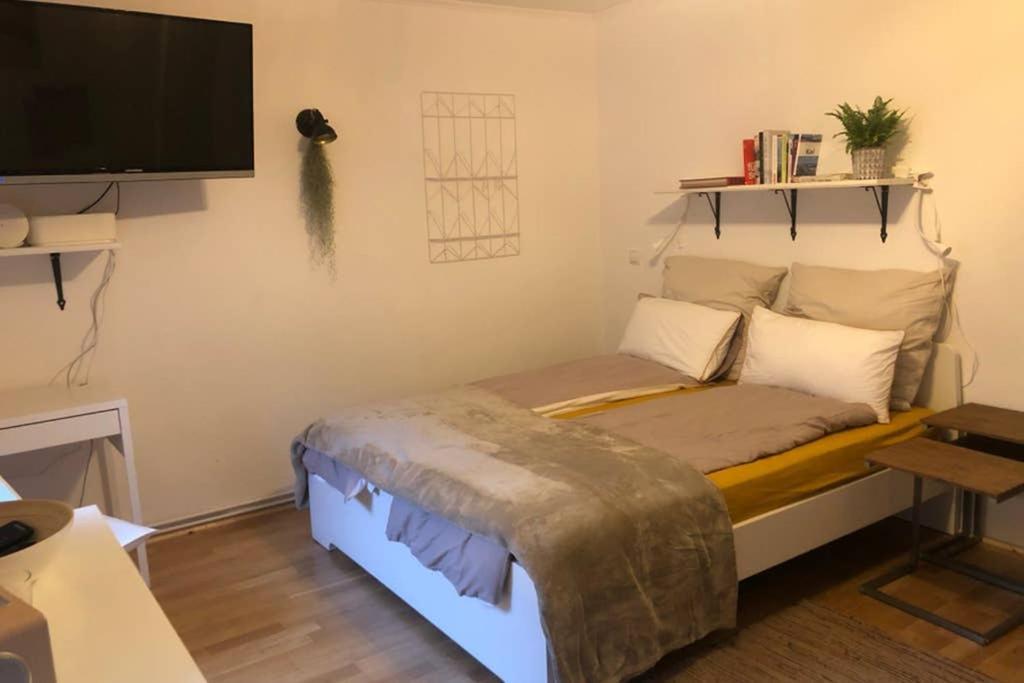 Gemuetliche Sanierte 1 Zimmer Wohnung Mit Privatem Parkplatz Im Zentrum Κίελο Εξωτερικό φωτογραφία
